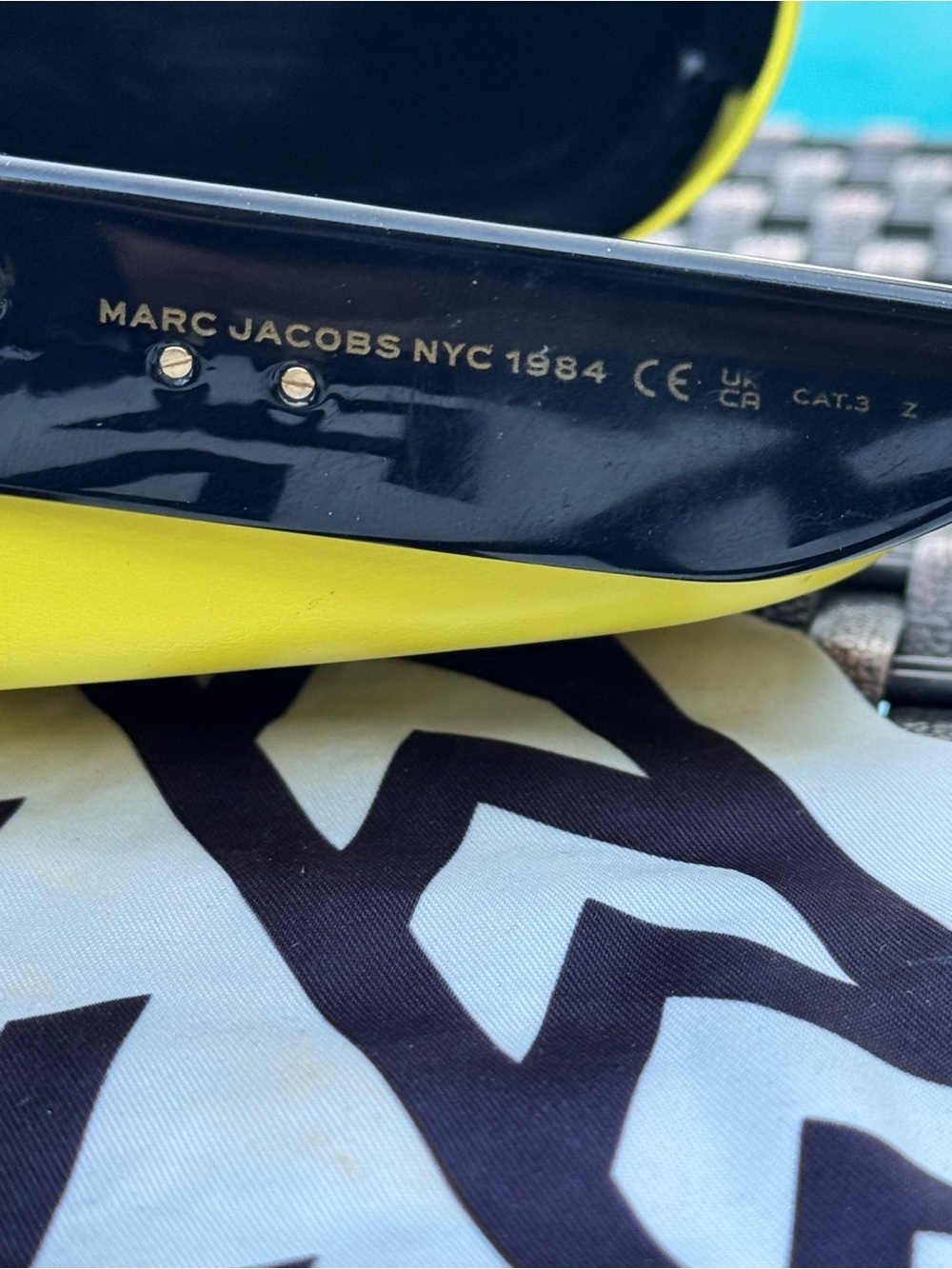 Marc Jacobs MARC 646/S Polarized Oversized Black Sunglasses Gold Logo 57mm VGUC - Picture 4 of 16